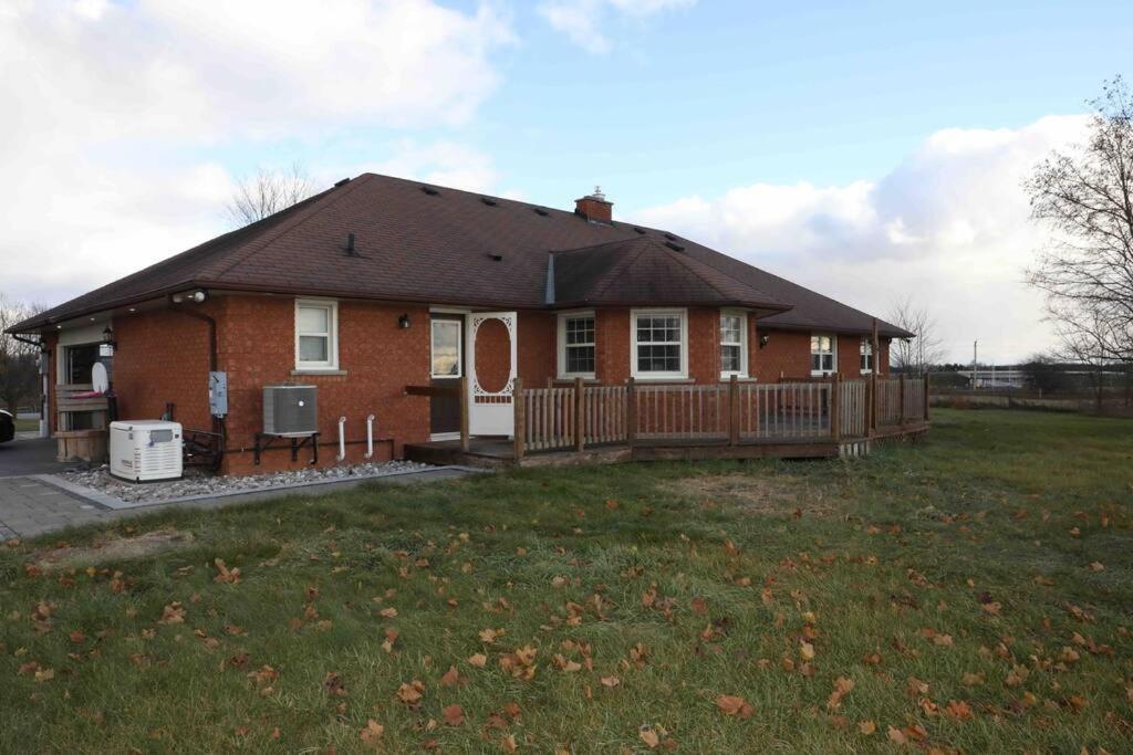 Bowmanville Event Place Exterior photo