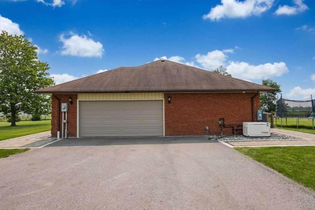 Bowmanville Event Place Exterior photo